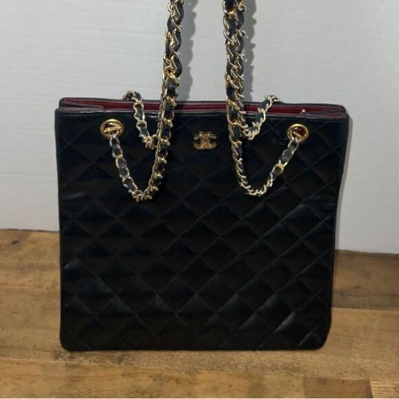 Chanel Leather Tote  - Picture 4 of 14